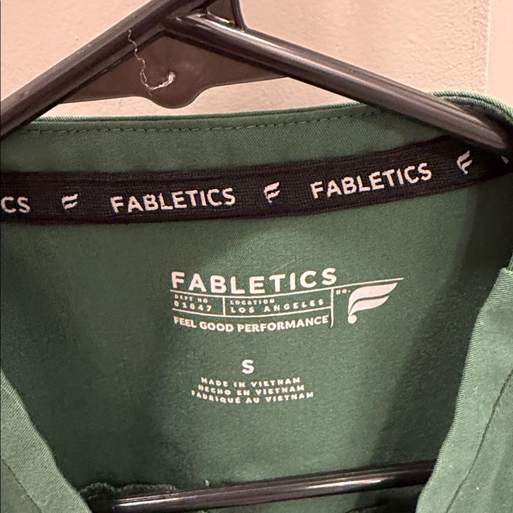 Fabletics scrub top - Picture 2 of 3